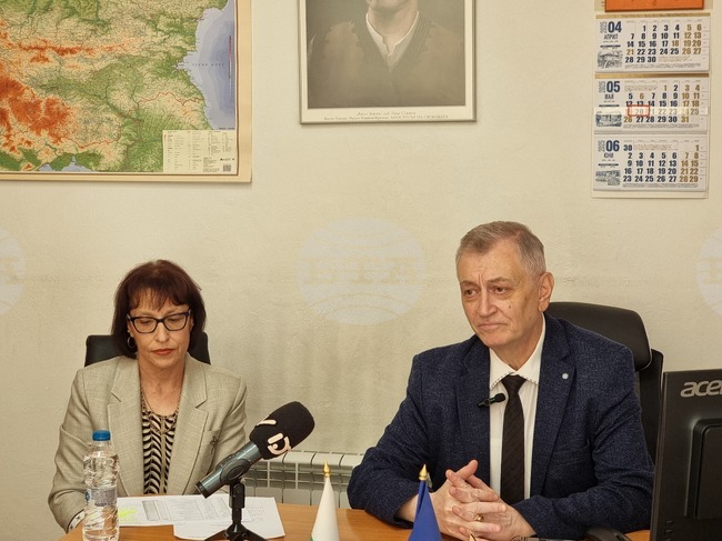 Близо 130 от зрелостниците в област Ямбол не са допуснати до матурата по български език