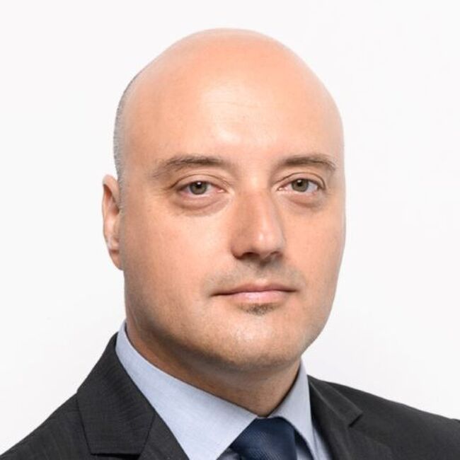 Атанас Славов: Президентът няма мандат да води външната политика на България