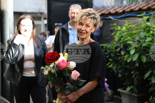 Пожелавам си да четете книгата ми с такова удоволствие, с каквото аз съм я писала, каза Радина Червенова 