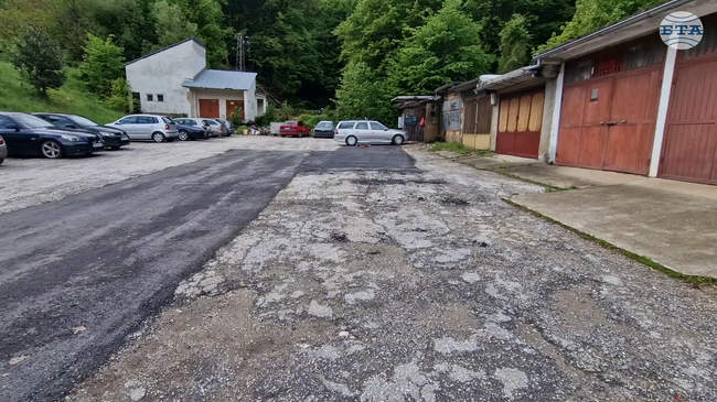 Жители на жилищен комплекс „Петровица“ в Смолян са недоволни от започнало частично асфалтиране на улиците в района