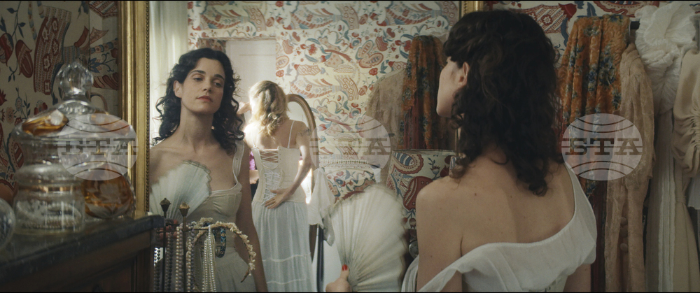 ENT--Film Review-Jane Austen Wrecked My Life