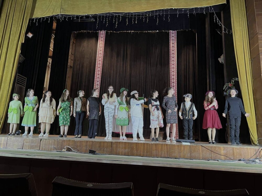 Детският театрален състав при Народно читалище „Никола Ракитин - 1890“ в село Трудовец представи постановката „Мисия: Недялка“