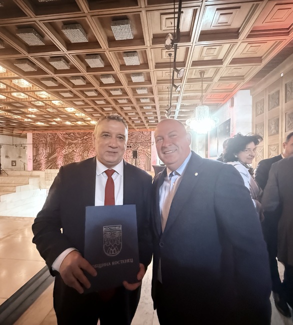 Кметът на община Костенец Йордан Ангелов почете 105-ата годишнина на Университета за национално и световно стопанство