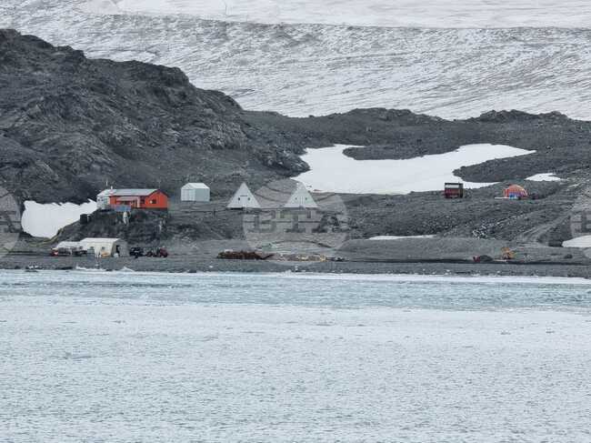 Bulgarian naval research vessel arrives in Antarctica: RSV 421 Anchors at Livingston Island