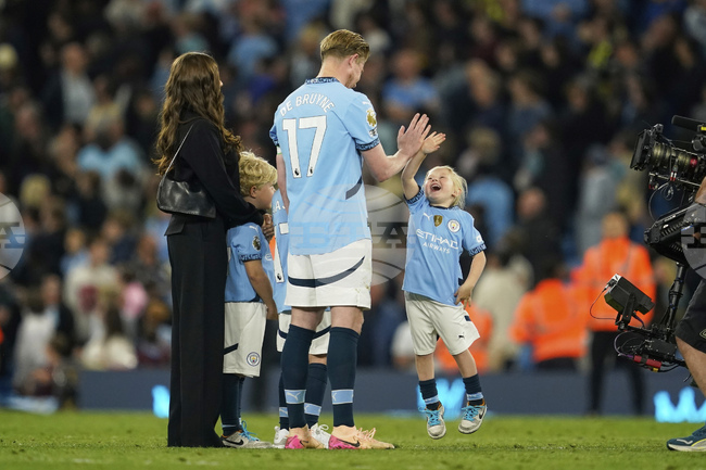 Президентът на Наполи Де Лаурентис потвърди за интерес към Де Бройне
