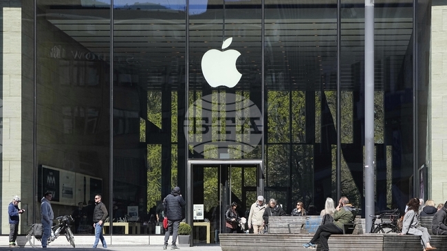 Австралийски съд постанови срещу антиконкурентни условия на магазините за приложения на "Епъл" и "Гугъл", съобщиха местни медии