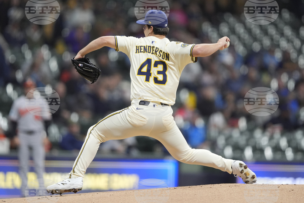 Orioles Brewers Baseball