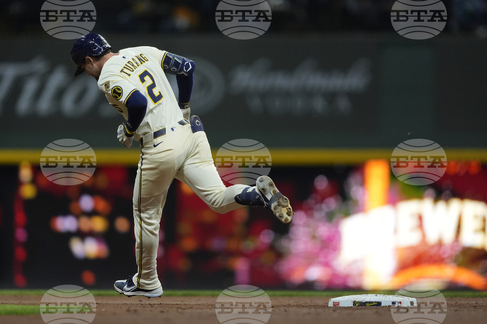 Orioles Brewers Baseball
