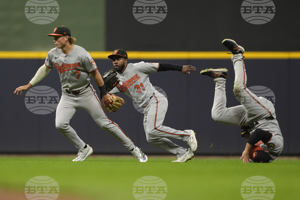 Orioles Brewers Baseball