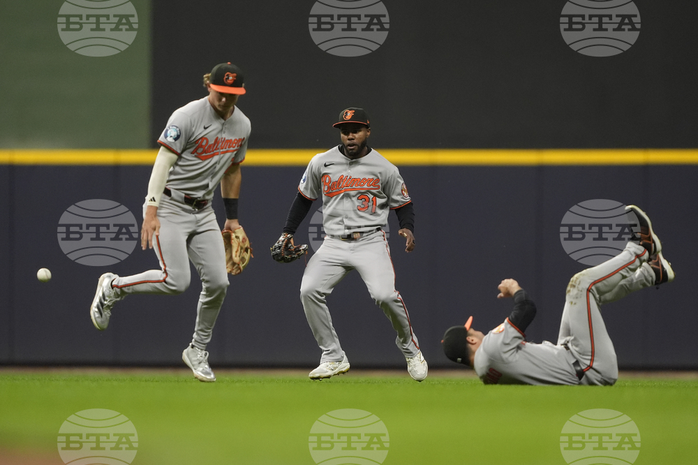 Orioles Brewers Baseball