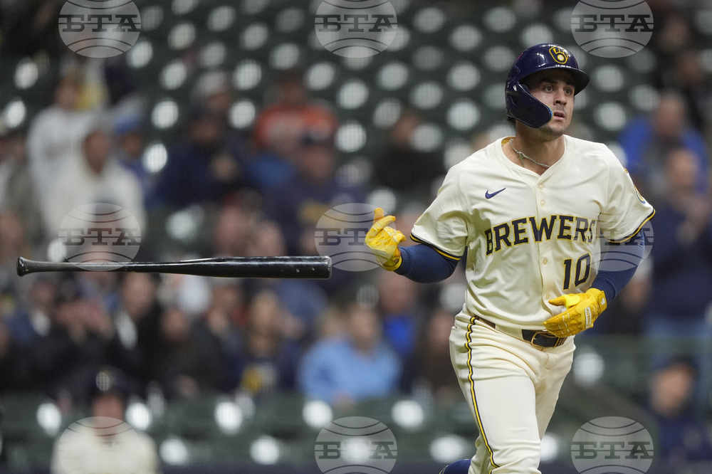 Orioles Brewers Baseball