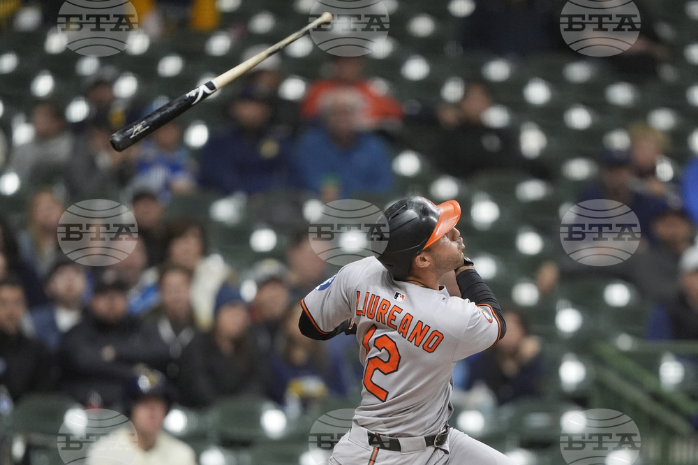 Orioles Brewers Baseball
