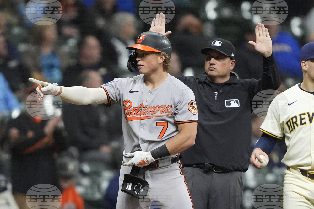 Orioles Brewers Baseball