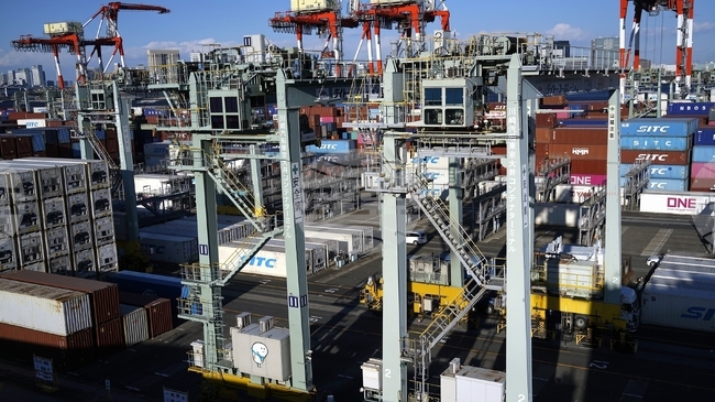 Японският износ за САЩ продължава да се срива през октомври, но доставките за други пазари растат