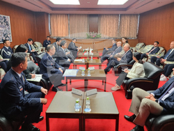 Япония - Румен Радев - авиационна база „Хякури“