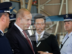 Япония - Румен Радев - авиационна база „Хякури“