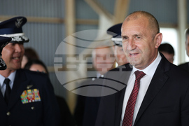 Япония - Румен Радев - авиационна база „Хякури“