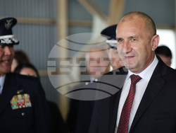 Япония - Румен Радев - авиационна база „Хякури“