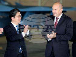 Япония - Румен Радев - авиационна база „Хякури“