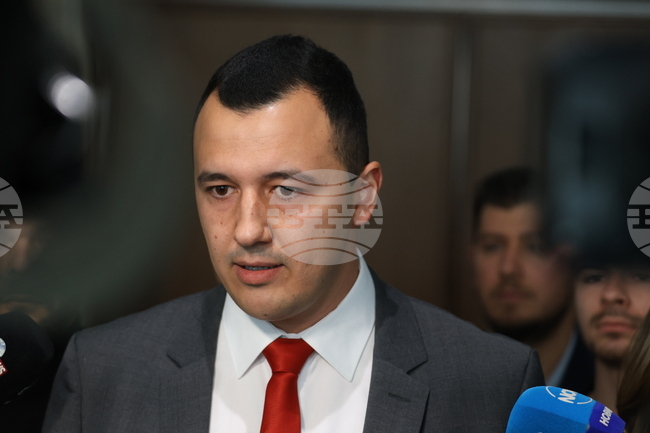 Разбира се, че е възможен пълен мандат, каза Габриел Вълков от „БСП – Обединена левица“