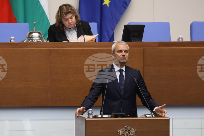 Nationalist Party Wants Central Bank Governor Probed for Treason over Euro Changeover Remarks
