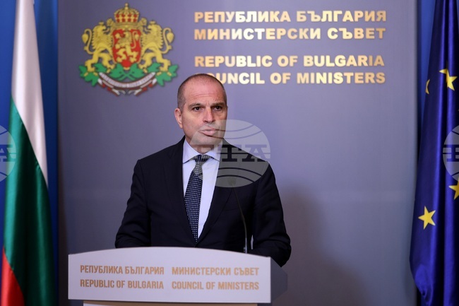 Правителството отпусна 238 милиона лева за закъснели индексации на фирми, извършващи железопътни ремонти, съобщи вицепремиерът Гроздан Караджов