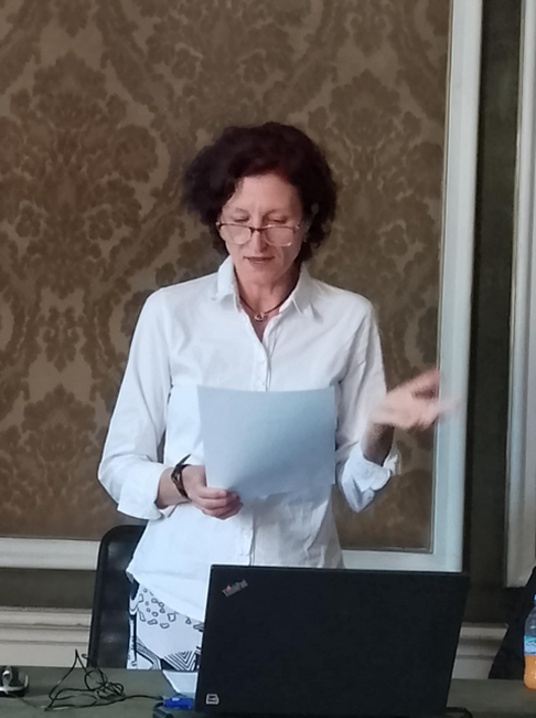 За двигателното поведение на музиканта и моделите на възпроизвеждане и импровизиране говори доц. Веселка Тончева на дискусия в ИЕФЕМ – БАН