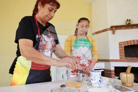 Бургас - Етнографски музей - ромска кухня - демонстрация