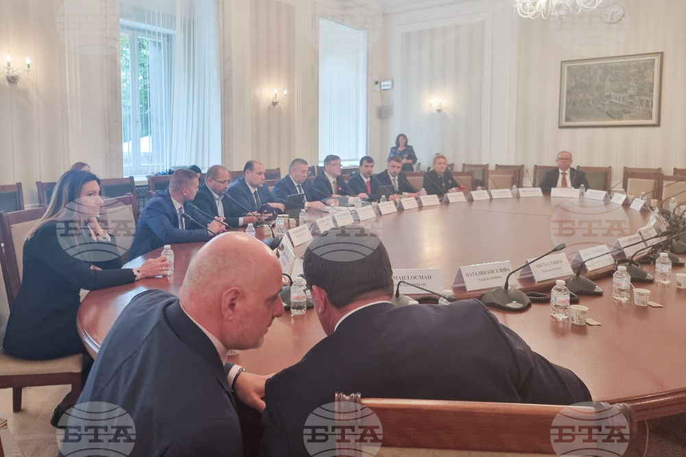 Ресорната парламентарна комисия прие общ законопроект на ГРЕБ-СДС и БСП-Обединена левица за промени в Закона за устройство на територията