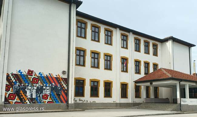 Гимназисти от Босилеград и Цариброд участваха в републиканско състезание по български език в Сърбия