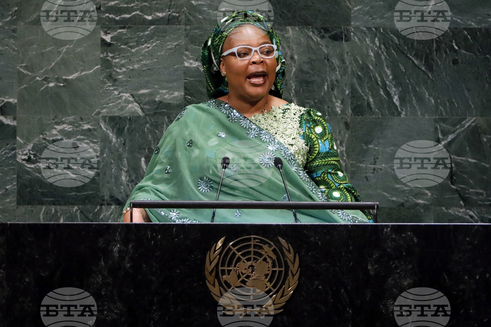 Books-Steinem-Gbowee
