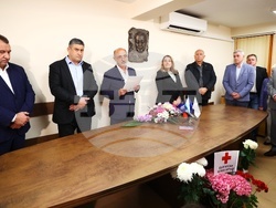 Паметна плоча в чест на проф. д-р Милан Миланов