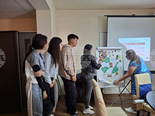 Силните страни на малките общности обсъждат младежи на обучение във Враца 