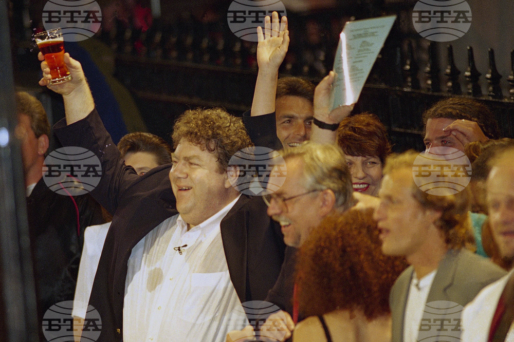Obit George Wendt