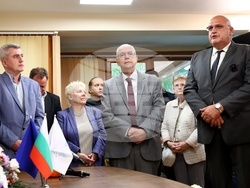 Паметна плоча в чест на проф. д-р Милан Миланов