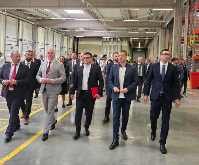 PM, Economy Minister Tour Newly Opened Logistics Centre Backed by BGN 60 Mln Investment
