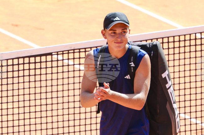 17-годишен германския тенисист поднесе изненада на турнира в Шутгарт, бившият шампион Фабио Фонини отпадна