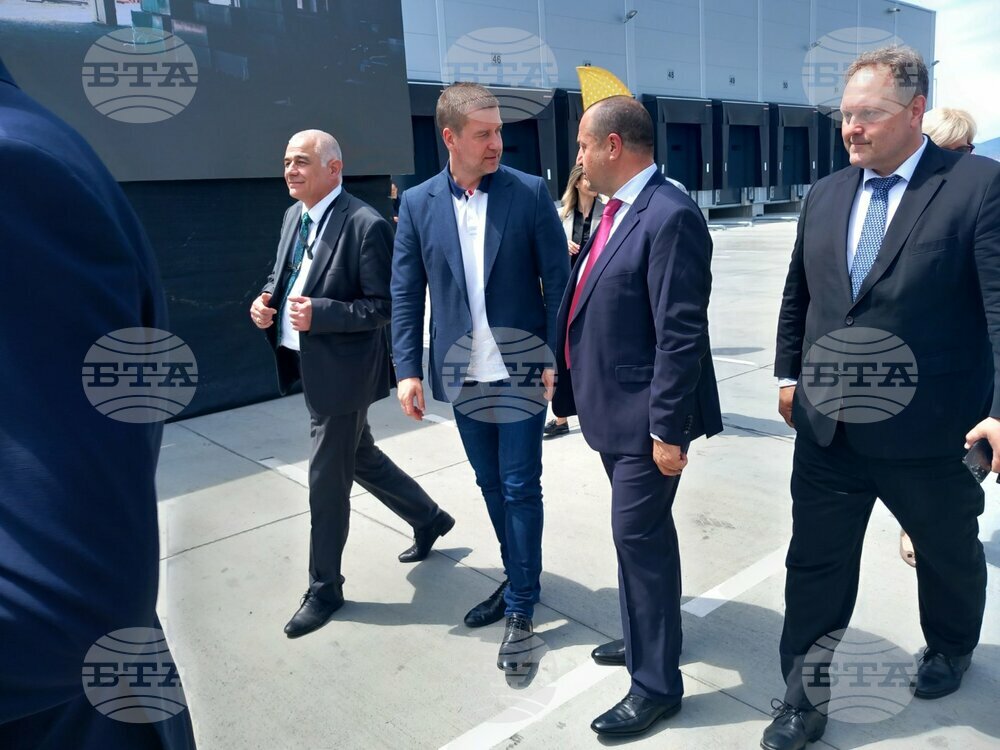 Кметът на Стара Загора Живко Тодоров присъства на официалното откриване на третия за България логистичен център