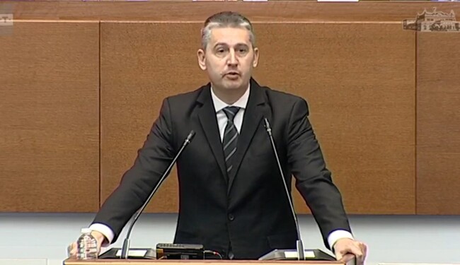 Георги Георгиев: „Децата ни са бити, убивани и изнасилвани, а вие покривате насилието над деца, господа управляващи“