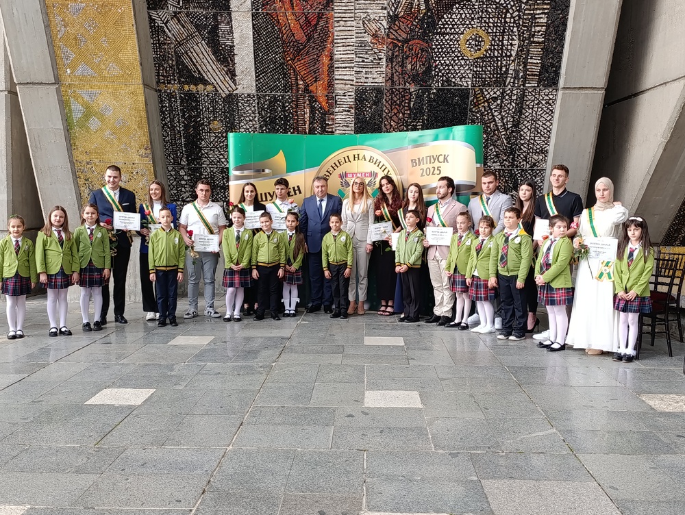 Кметът към отличниците на Випуск 2025 г.: В училището на живота ви чакат изпитания и победи. Гордеем се с вас