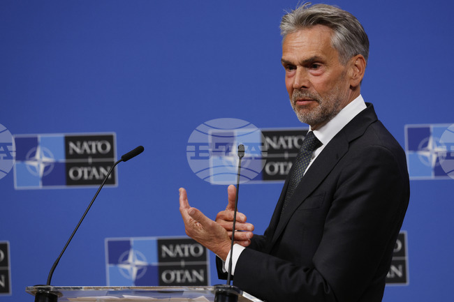 АНП: Дик Схоф иска служебният кабинет да продължи да се занимава със сигурността, отбраната и търговията