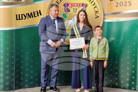Шумен - награждаване на първенци на випуск 2025 - церемония