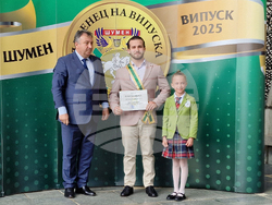 Шумен - награждаване на първенци на випуск 2025 - церемония