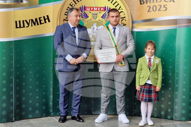 Шумен - награждаване на първенци на випуск 2025 - церемония