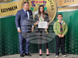 Шумен - награждаване на първенци на випуск 2025 - церемония
