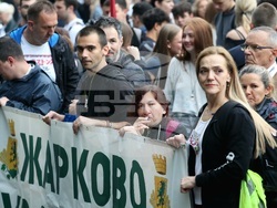 Сърбия - гимназисти - протест