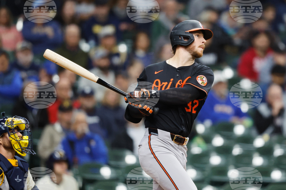 Orioles Brewers Baseball