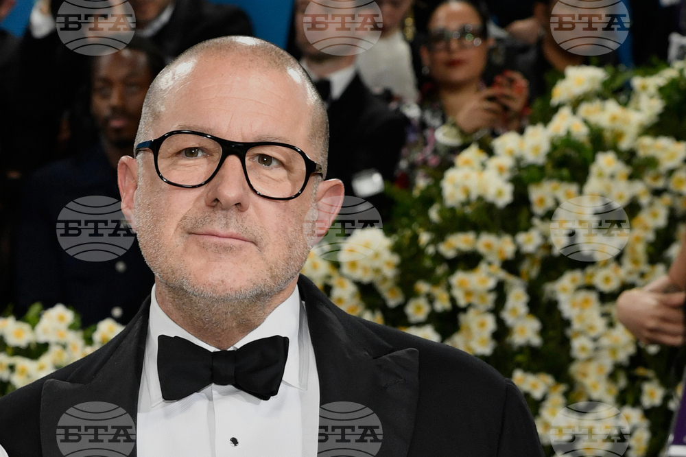 OpenAI-Jony Ive