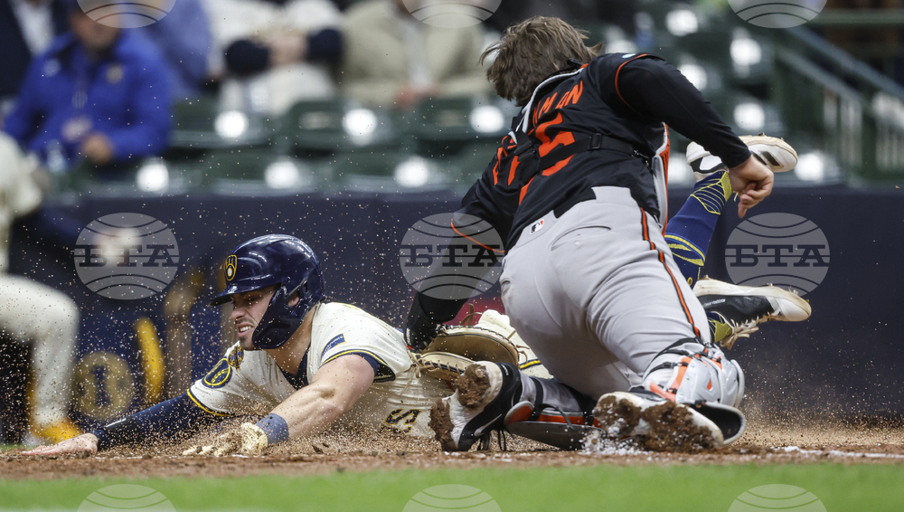 Orioles Brewers Baseball