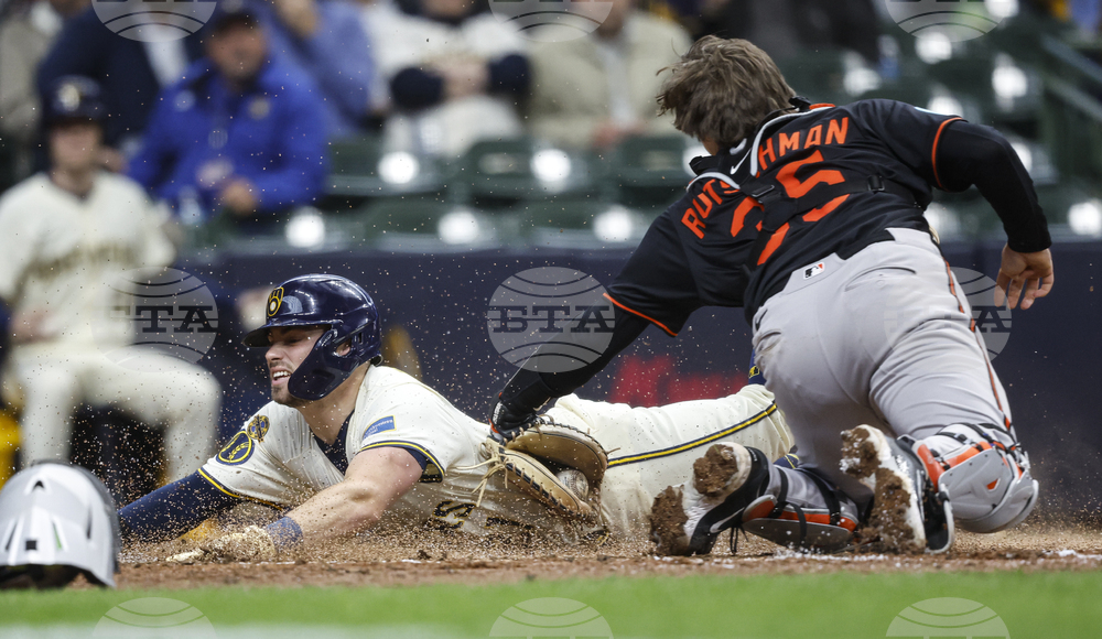 Orioles Brewers Baseball